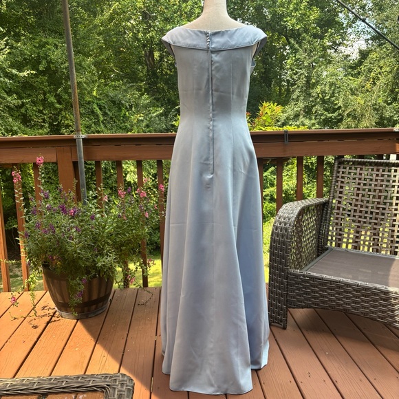 Vintage 1990s Alfred Angelo Union Made Light Blue Portrait Neck Prom Dress, M - Picture 6 of 16